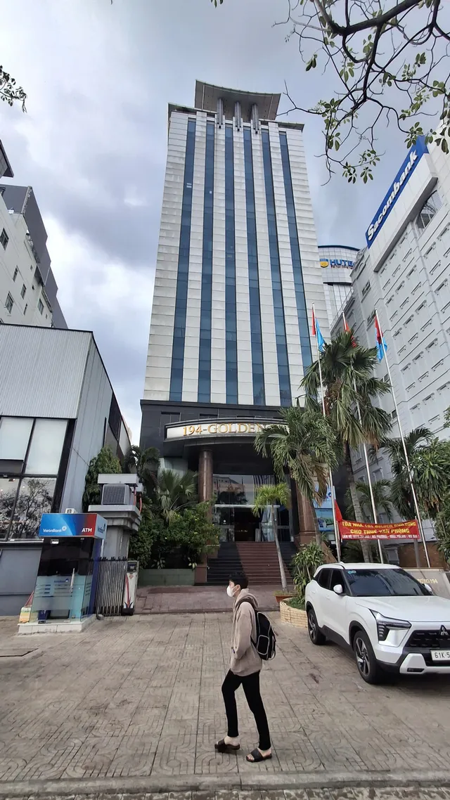 194 Golden Building